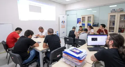 Nöroçeşitli gençler için iş hayatına açılan kapı: İŞ İN