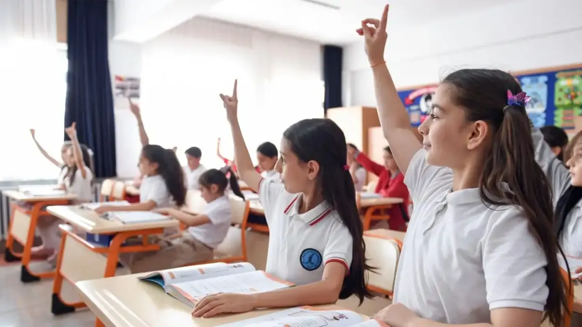 Okullarda standart forma dönemi başlıyor: 4 yıl değiştirilemeyecek haberinin görseli