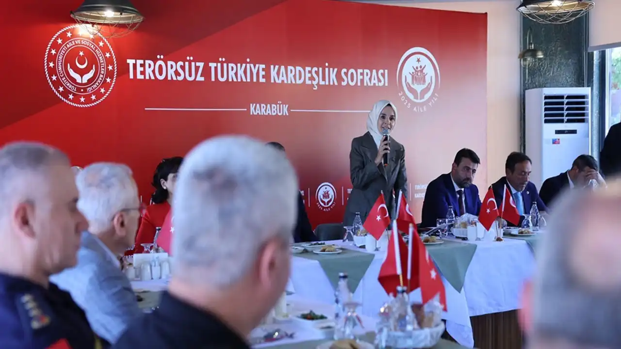 Bakan Göktaş, şehit yakınları ve gaziler ile görüştü!