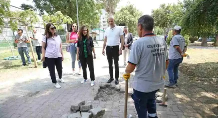 Karşıyaka Belediyesi’nden parklara yoğun bakım