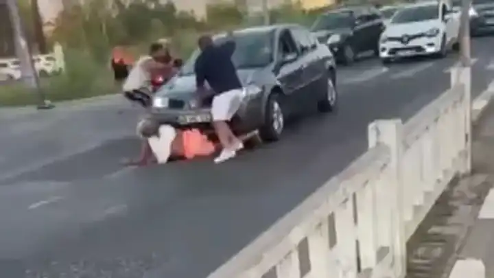 Otomobiliyle çarpıp üzerinden geçtiği turistten acı haber!