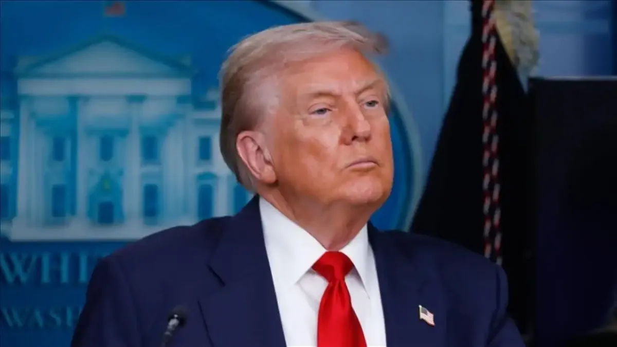 Trump, Putin ile görüşmeden sonuç alamazsa rus ekonomisini çökertmeyi hedefliyor haberinin görseli