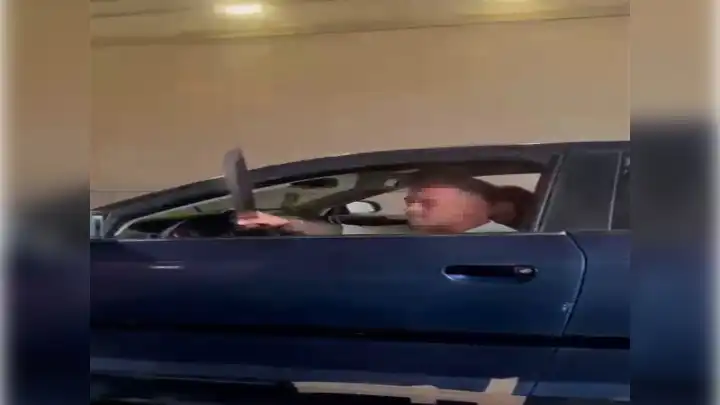 Ankara'da trafikte kavga: Sürücü kılıç çıkardı!