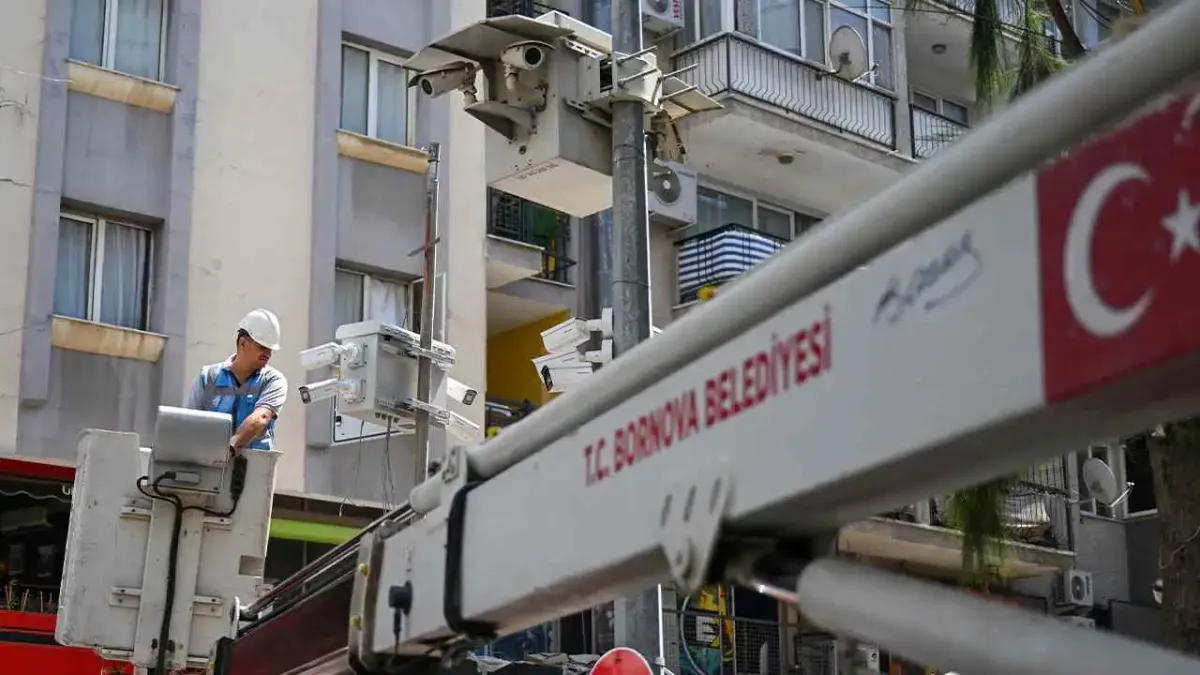 Bornova&#039;dan ‘Dijital İkiz’ adımı: İlçenin dört bir yanı 3 binden fazla gözle takip edilecek haberinin görseli