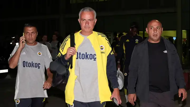 Fenerbahçe İzmir’de: Göztepe maçı öncesi taraftardan coşkulu karşılama