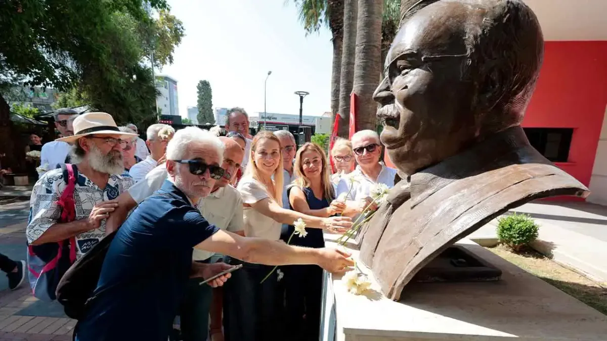 Konak ‘İzmir Baba’yı unutmadı! haberinin görseli