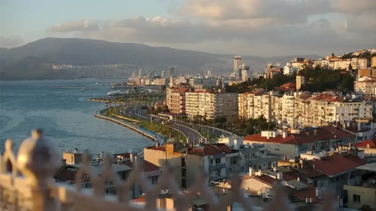 16 Ağustos İzmir hava durumu: Kavurucu sıcak etkisini artırıyor! Saat saat merak edilen hava sıcaklıkları haberimizde.. haberinin görseli