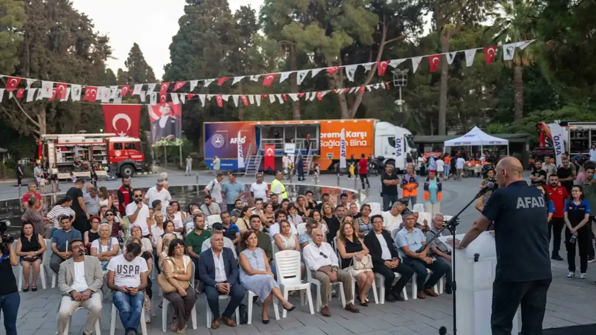 Bornova’da afet bilinci için ortak buluşma haberinin görseli