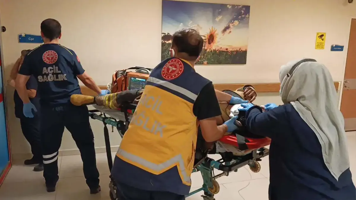 Bursa&#039;daki yangında itfaiye eri ağır yaralandı haberinin görseli