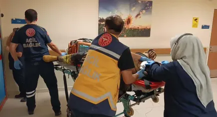 Bursa'daki yangında itfaiye eri ağır yaralandı