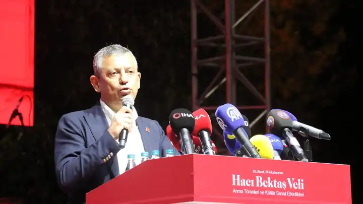 CHP lideri Özel cemevi açılışında konuştu: Cumhuriyetin en önemli taşıyıcı kolonlarından biri laikliktir