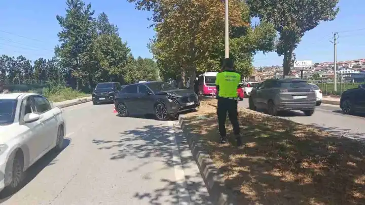 Trafik kazası AÖF öğrencilerini mağdur etti: Yüzlerce öğrenci sınavı kaçırdı