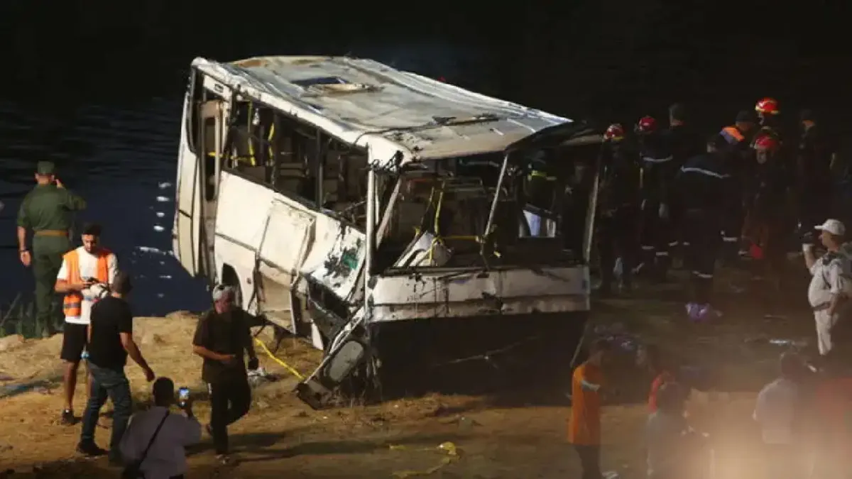 Yolcu otobüsü dere yatağına düştü: 18 kişi boğuldu! haberinin görseli