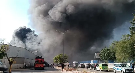 Gaziantep'te geri dönüşüm fabrikasında yangın!
