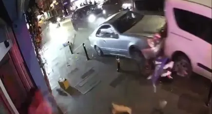 Şişli’de 17 yaşındaki kişinin sürdüğü araç ortalığı savaş alanına çevirdi