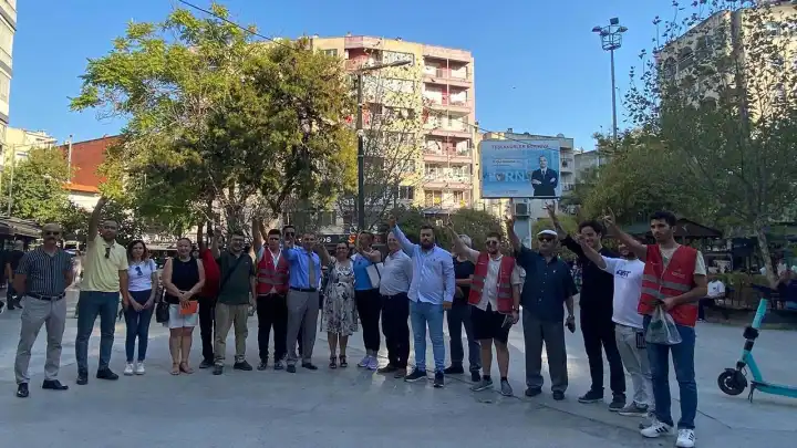 Zafer Partisi Bornova’da esnafla buluştu