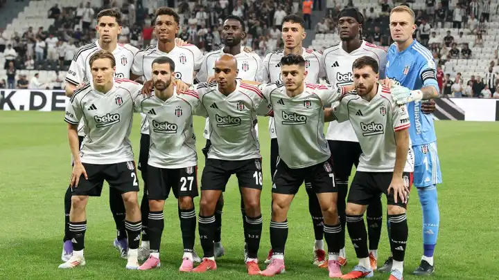 Beşiktaş haftayı galibiyletle tamamladı: Taraftar Solskjaer'i istifaya çağırdı