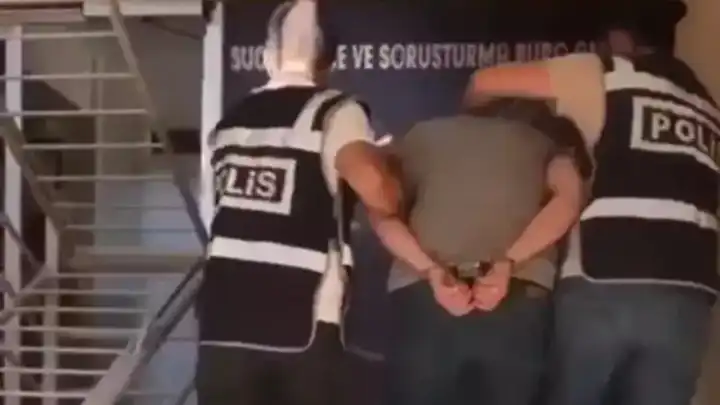 Cezaevi firarisi İzmir’de 3 araba çaldı, sahte kimlikle yakalandı