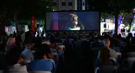 Çiğli’de sokakta yaz coşkusu