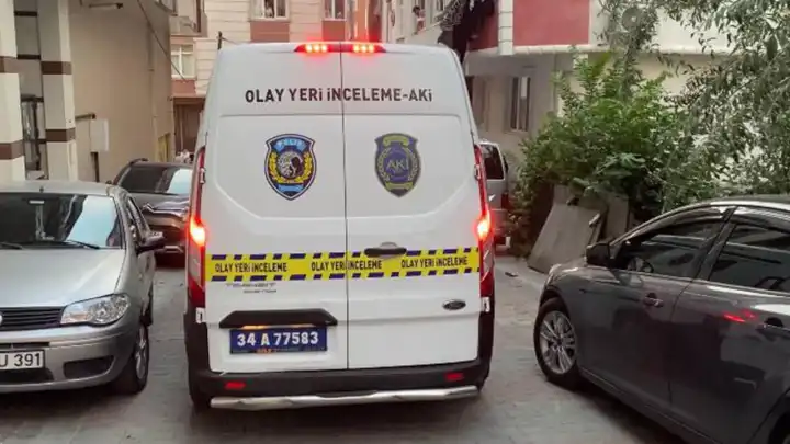 İstanbul'da ailesini rehin alan kişi polisi görünce 3'üncü kattan atladı!