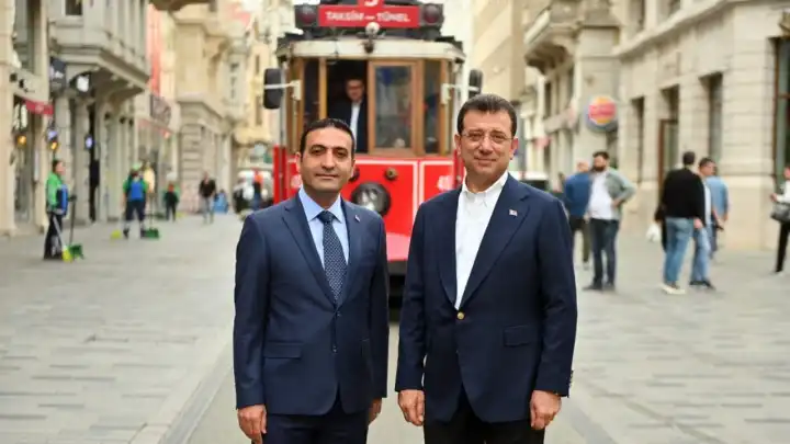 İstanbul’daki yolsuzluk operasyonunda büyük gelişme: İmamoğlu’nun yakın çevresi gözaltında!