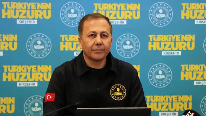 Kırmızı bültenle aranan 438 suçlu Türkiye’ye iade edildi!