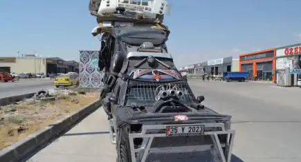 Aksaray’da 1991 model araçtan bilim kurgu otomobili! 400 km hıza ulaşabiliyor