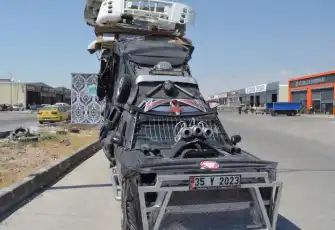 Aksaray’da 1991 model araçtan bilim kurgu otomobili! 400 km hıza ulaşabiliyor