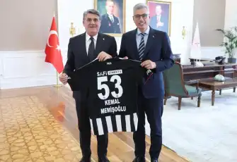 Beşiktaş Başkanı Serdar Adalı’dan Bakan Memişoğlu’na sürpriz hediye!