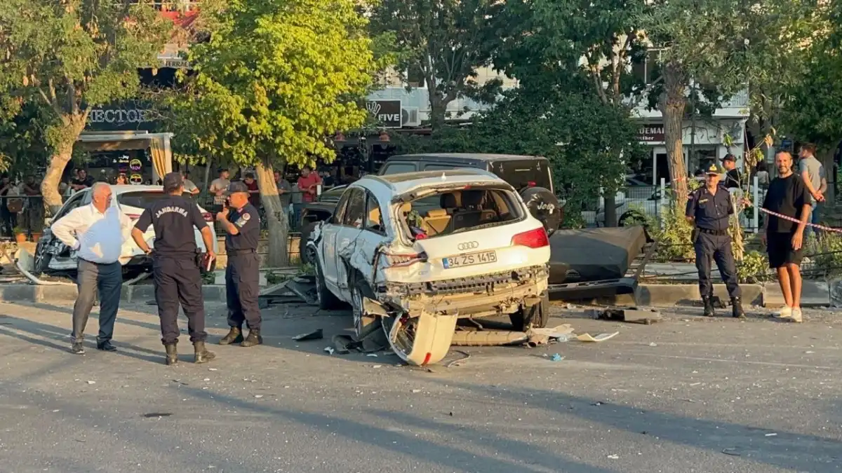 Göreme’de dehşet anları: Kamyon park halindeki araçları biçti, 3 kişi yaralandı haberinin görseli