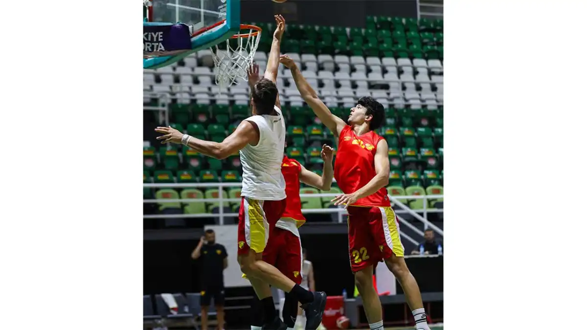 Göztepe, potada yeni sezon hazırlıklarına başladı  haberinin görseli