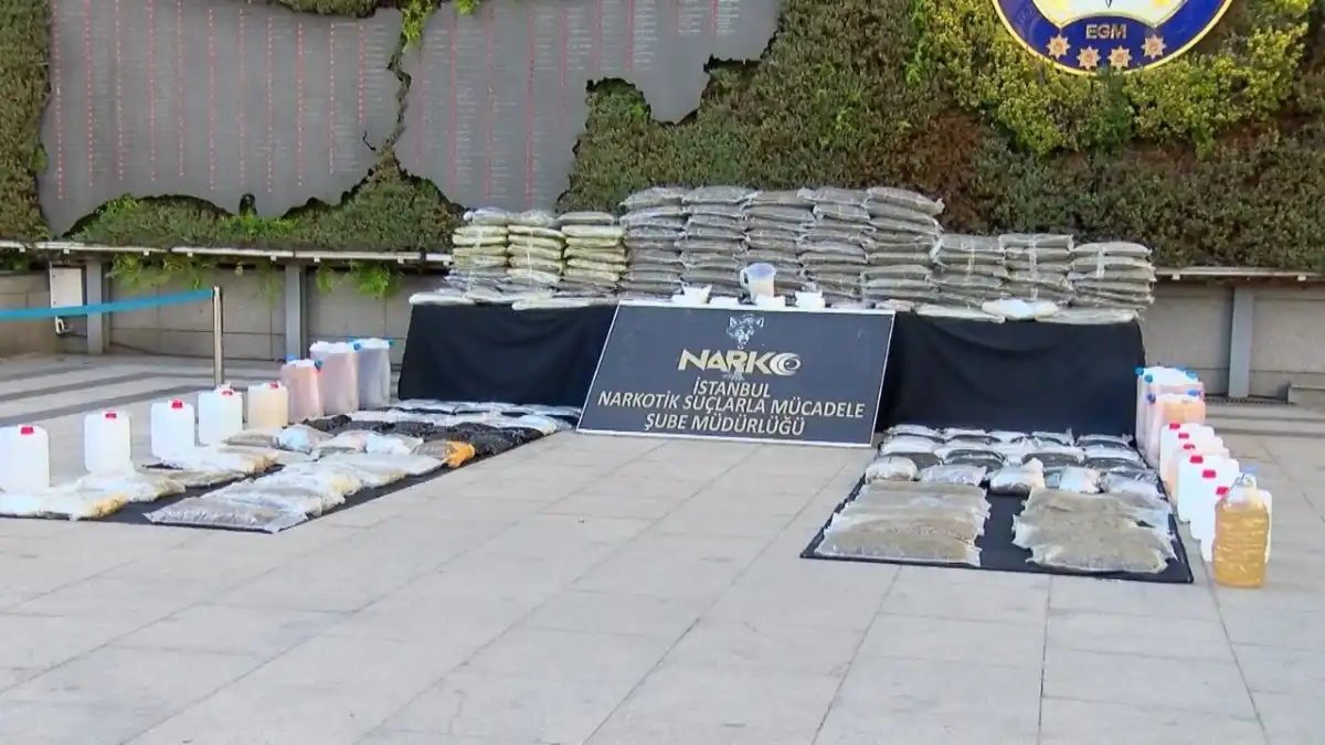 İstanbul’da zehir operasyonu: 512 kilo uyuşturucu ele geçirildi, 20 şüpheli tutuklandı haberinin görseli
