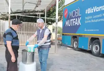 İzmir’den Balıkesir’e yardım köprüsü: Depremzedelere her gün 6 bin öğün yemek