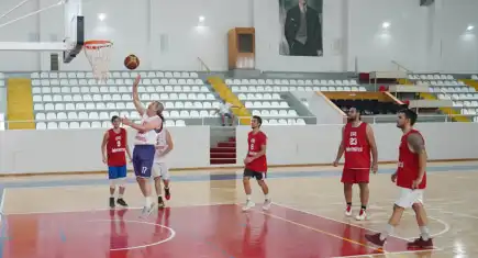 Rektör Budak öğrencilerle iç içe