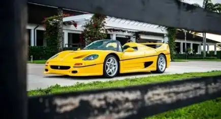 Sadece iki adet üretildi: Dünyanın en pahalı Ferrari’si satıldı!