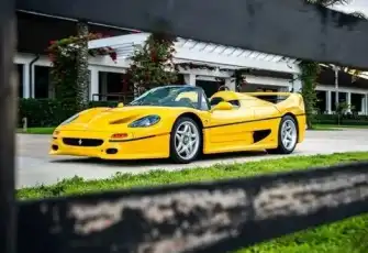 Sadece iki adet üretildi: Dünyanın en pahalı Ferrari’si satıldı!