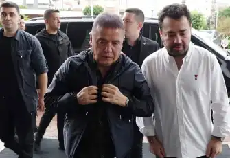 Antalya’daki Rüşvet Soruşturmasında Yeni Tutuklama! Mustafa Gökhan Böcek Adliyeye Sevk Edildi