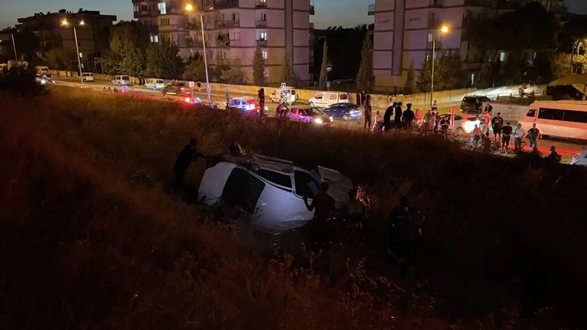 Aydın’da dehşet! Otomobil uçuruma yuvarlandı: 2 yaralıdan birinin durumu kritik haberinin görseli