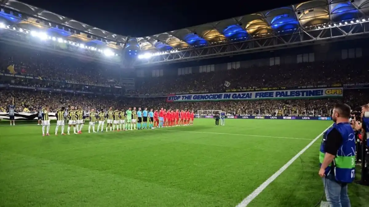 Fenerbahçe 12 yıl aradan sonra şampiyonlar ligi heyecanını Kadıköy’e taşıdı! haberinin görseli