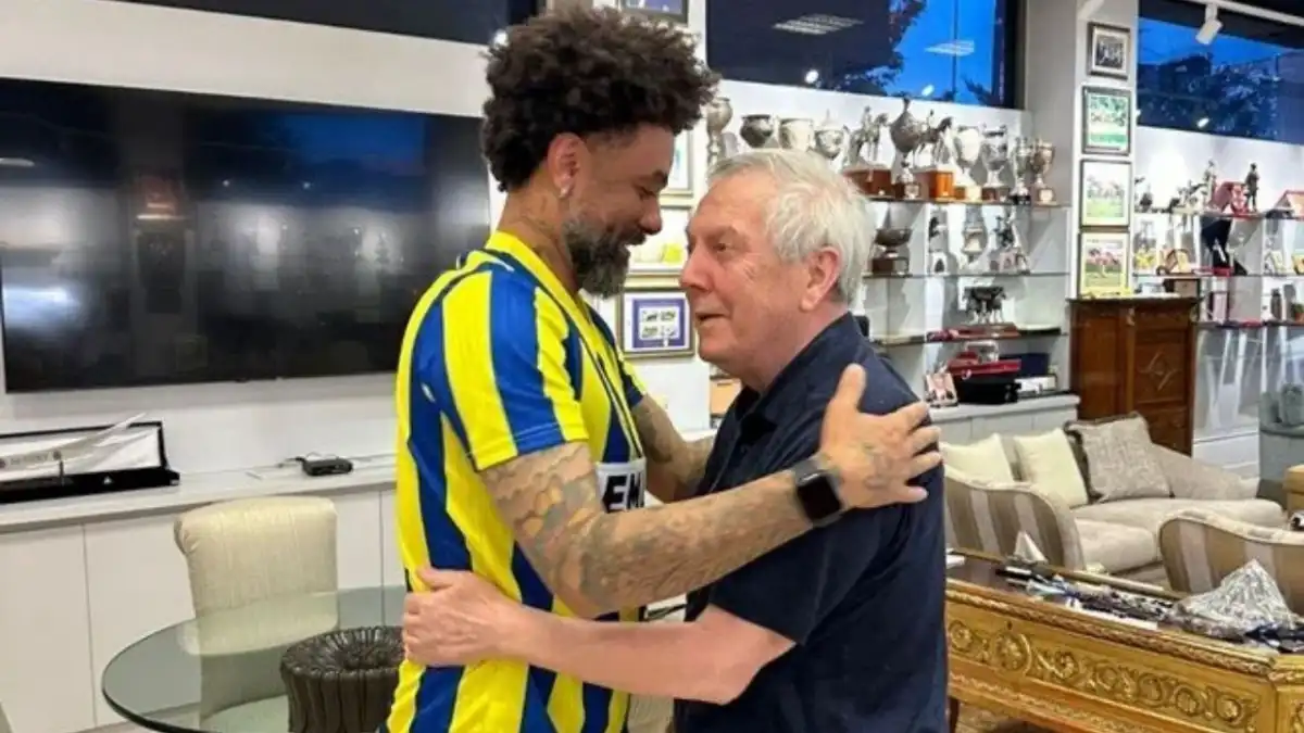 Fenerbahçe efsanesi Baroni İstanbul’da! Kadıköy ve Aziz Yıldırım sürpriziyle gündemde haberinin görseli