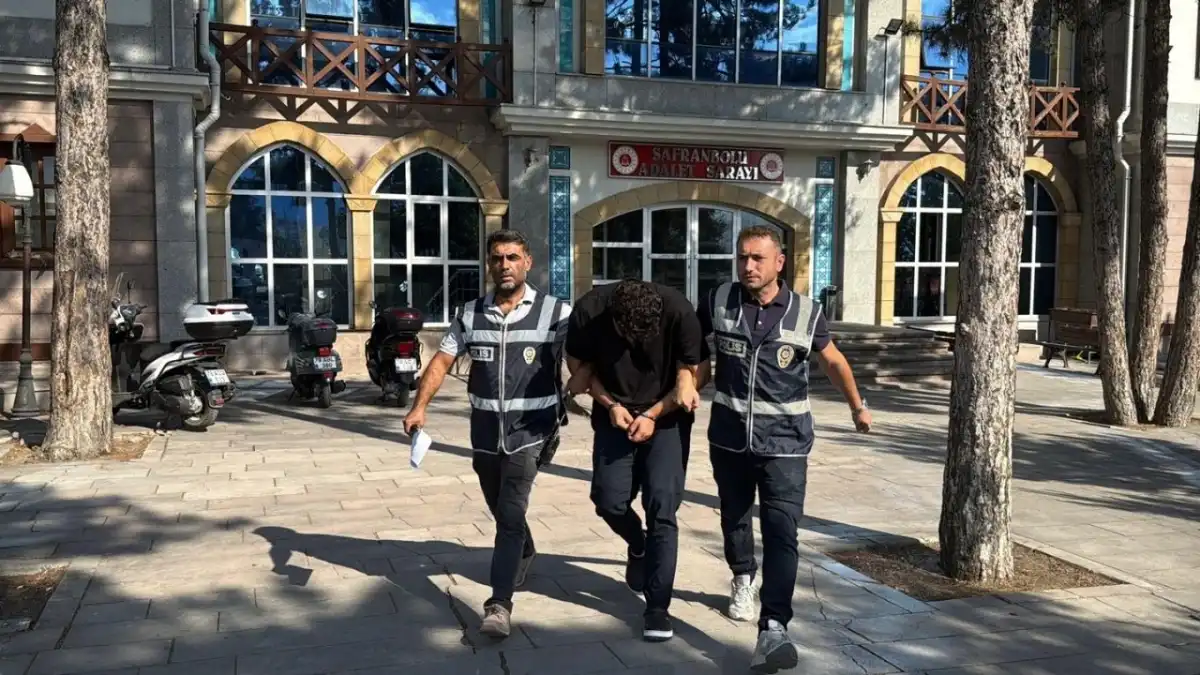 Karabük’te sahte jandarma tuzağı! Altınları almaya gitti, polis komşuya yakalandı haberinin görseli