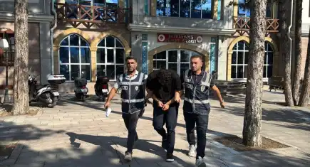 Karabük’te sahte jandarma tuzağı! Altınları almaya gitti, polis komşuya yakalandı