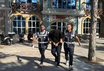 Karabük’te sahte jandarma tuzağı! Altınları almaya gitti, polis komşuya yakalandı