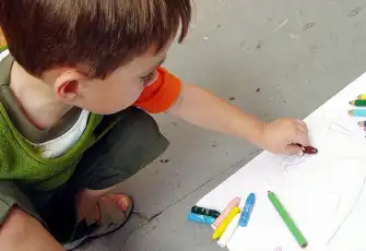 Psikolog Alp uyardı: Çocukların baskın eli zorla değiştirilmemeli