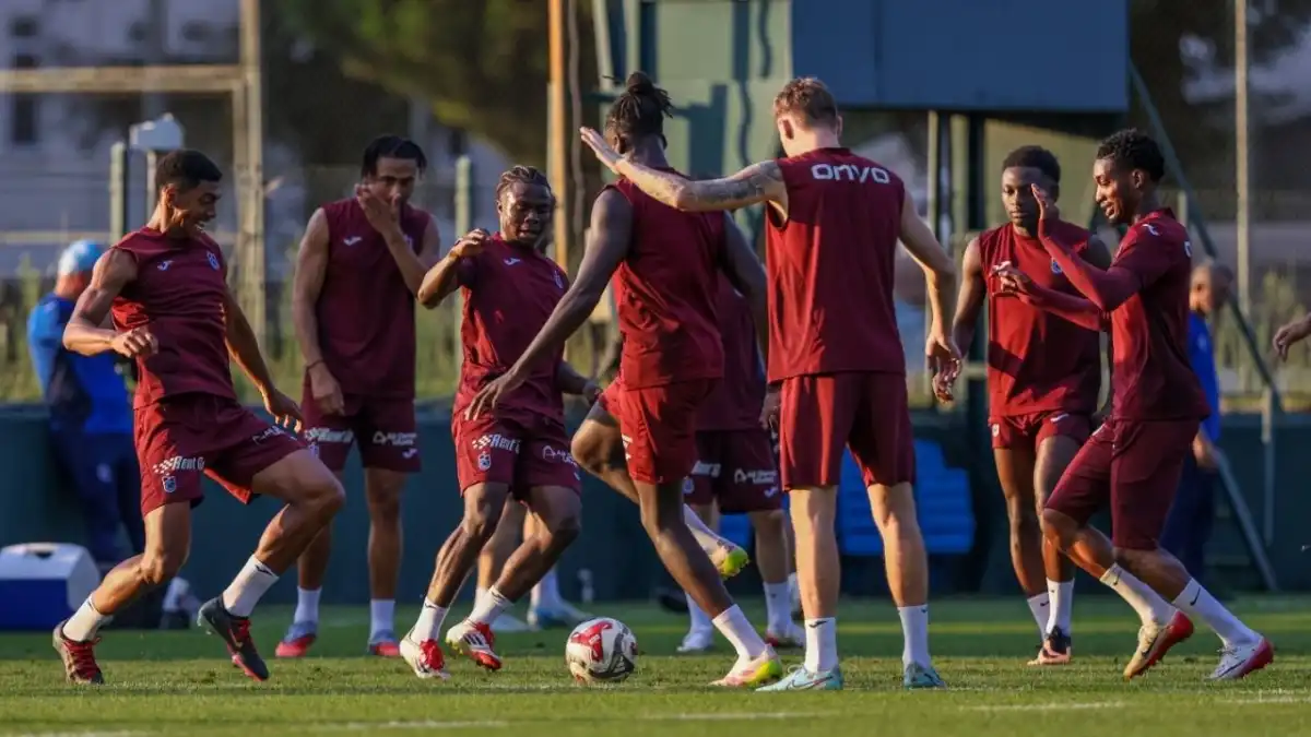 Trabzonspor’da Antalyaspor mesaisi başladı: Kazeem Olaigbe basının karşısında! haberinin görseli