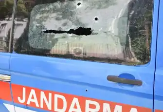 Jandarma aracına silahlı saldırı: 2 kişi yaralandı