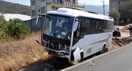 Midibüs şarampole yuvarlandı: Çok sayıda yaralı var!