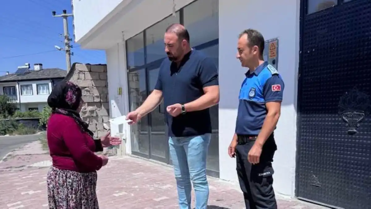 Nevşehir’de insanlık dersi: Yolda bulduğu parayı Kaymaklı Belediyesi’ne teslim etti haberinin görseli