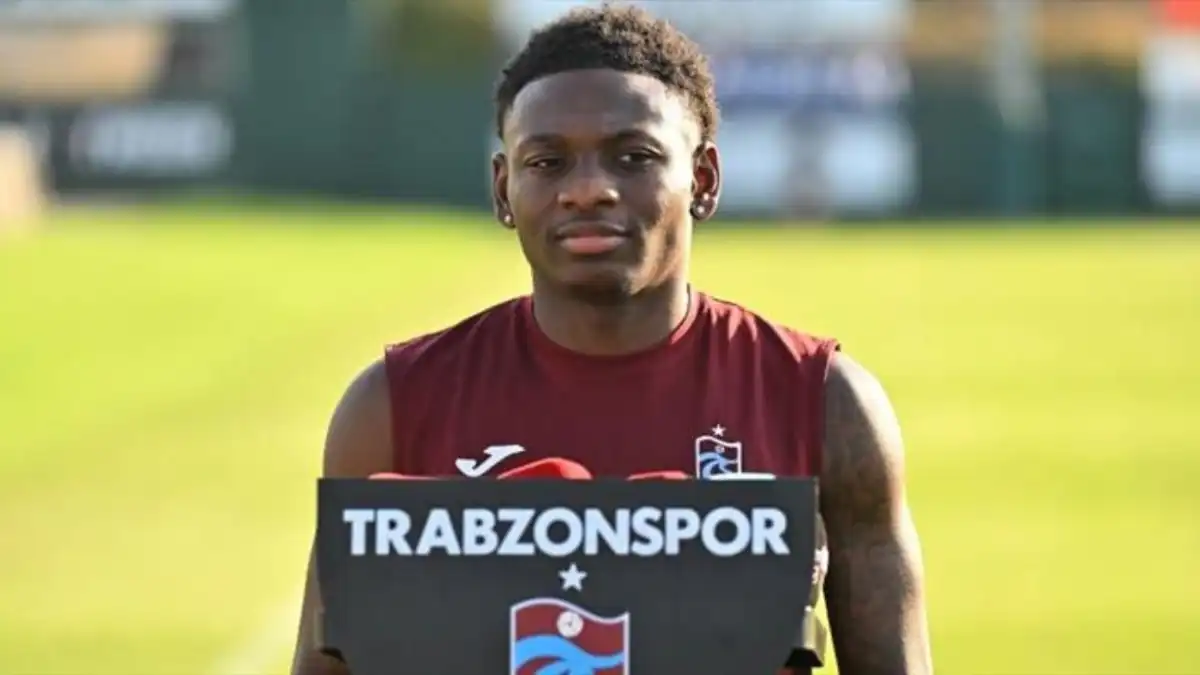 Trabzonspor’un yeni yıldızı Olaigbe: “Formayı giydiğim her an yüzde yüzümü veriyorum” haberinin görseli