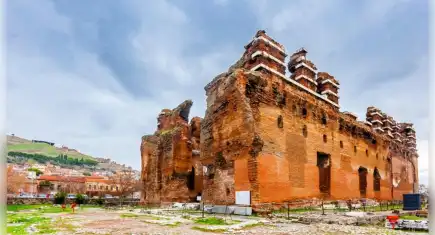 Üç inancın buluştuğu tarihi miras: Bergama Kızıl Avlu